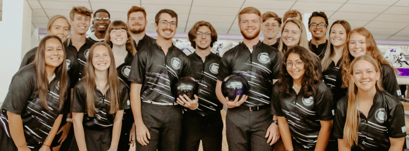 Bowling Team standing photo